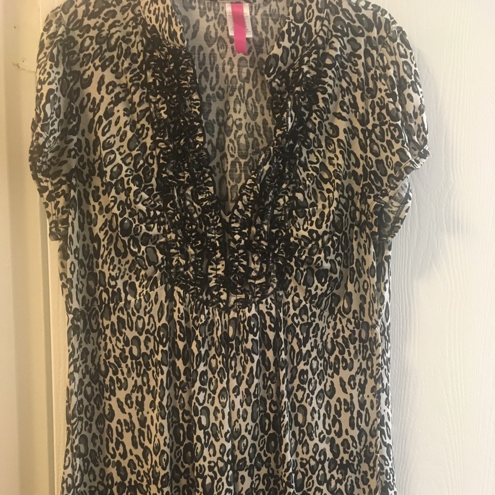 XL Animal print black and white blouse